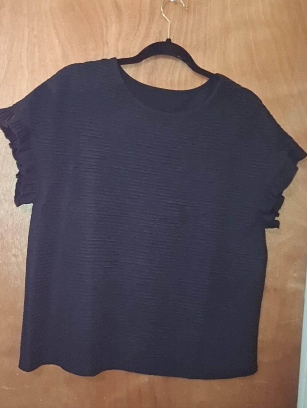 Trendy boutique Black Textured Short Sleeve Tee